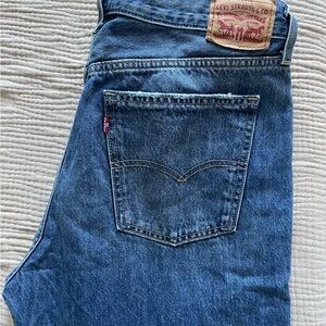Levi bootcut denim, boyfriend style